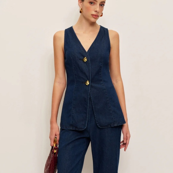 Commense Dark Blue Sleeveless button front top - Picture 9 of 12